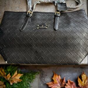 London Fog Elegant Black Tote